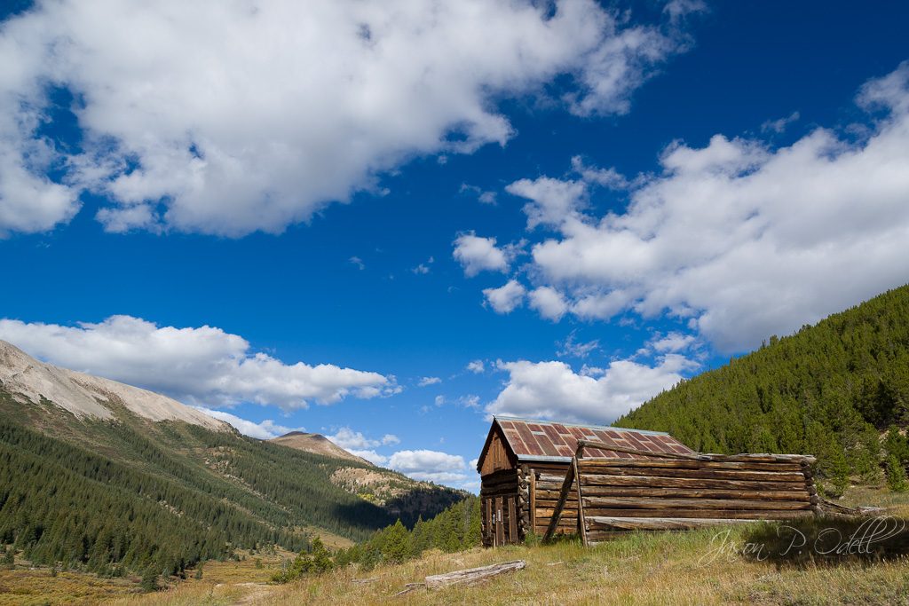 On a bright sunny day, a fast exposure creates the typical "postcard" shot.